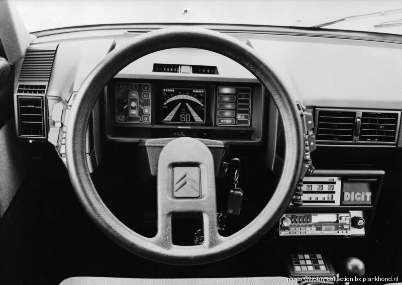Persfoto dashboard BX 19 Digit