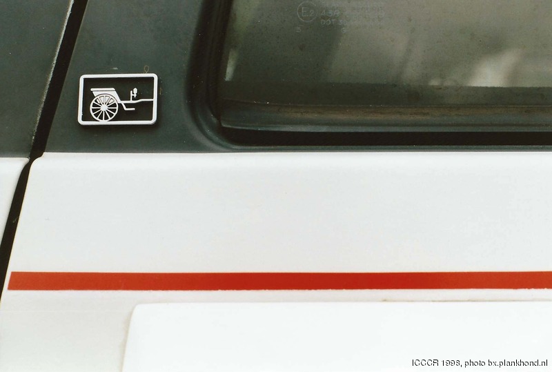 Heuliez logo op de B-stijl van een BX 4 TC