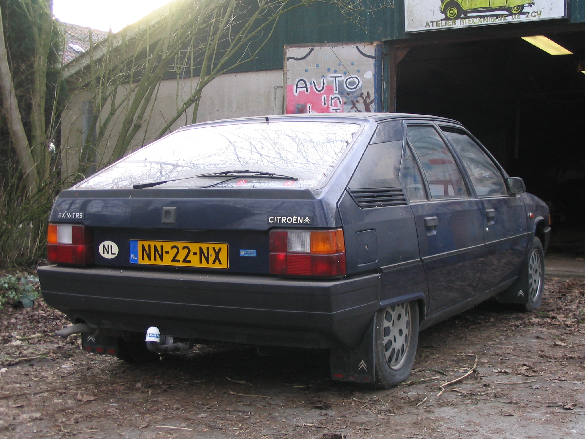 Deze auto figureerde in het accesoirie foldertje van Citro&euml;n Nederland.
