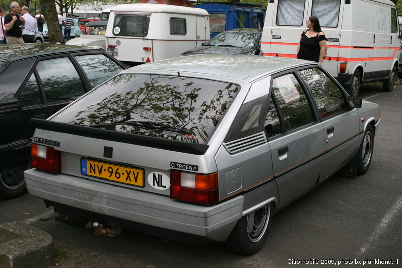 NV-96-XV, kleur Gris Perl&eacute;, datum eerste toelating 28 november 1985