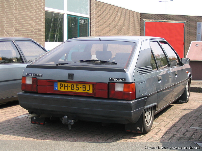 PH-85-BJ, Gris Renard, datum eerste toelating 20 maart 1986