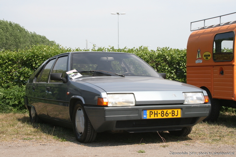PH-86-BJ, kleur Gris Renard, datum eerste toelating 8 augustus 1986