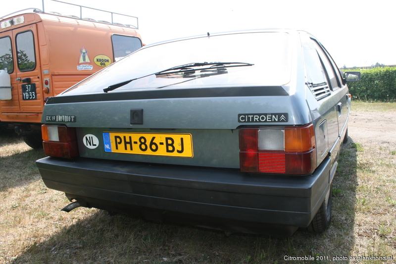 PH-86-BJ, kleur Gris Renard, datum eerste toelating 8 augustus 1986
