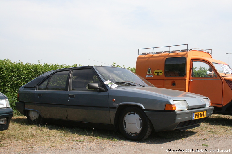 PH-86-BJ, kleur Gris Renard, datum eerste toelating 8 augustus 1986